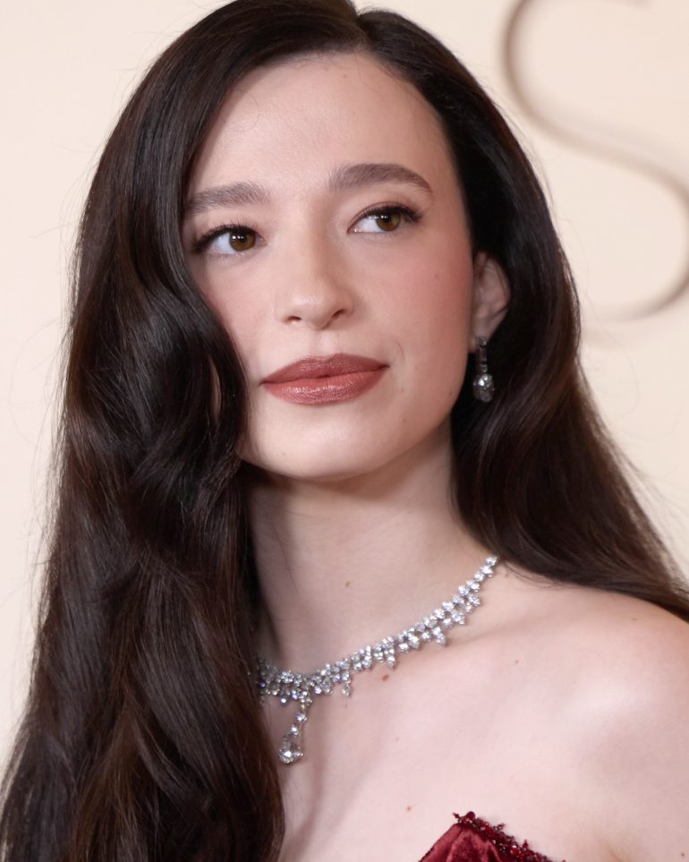 Maquiagem de Mikey Madison nos Oscars 2026